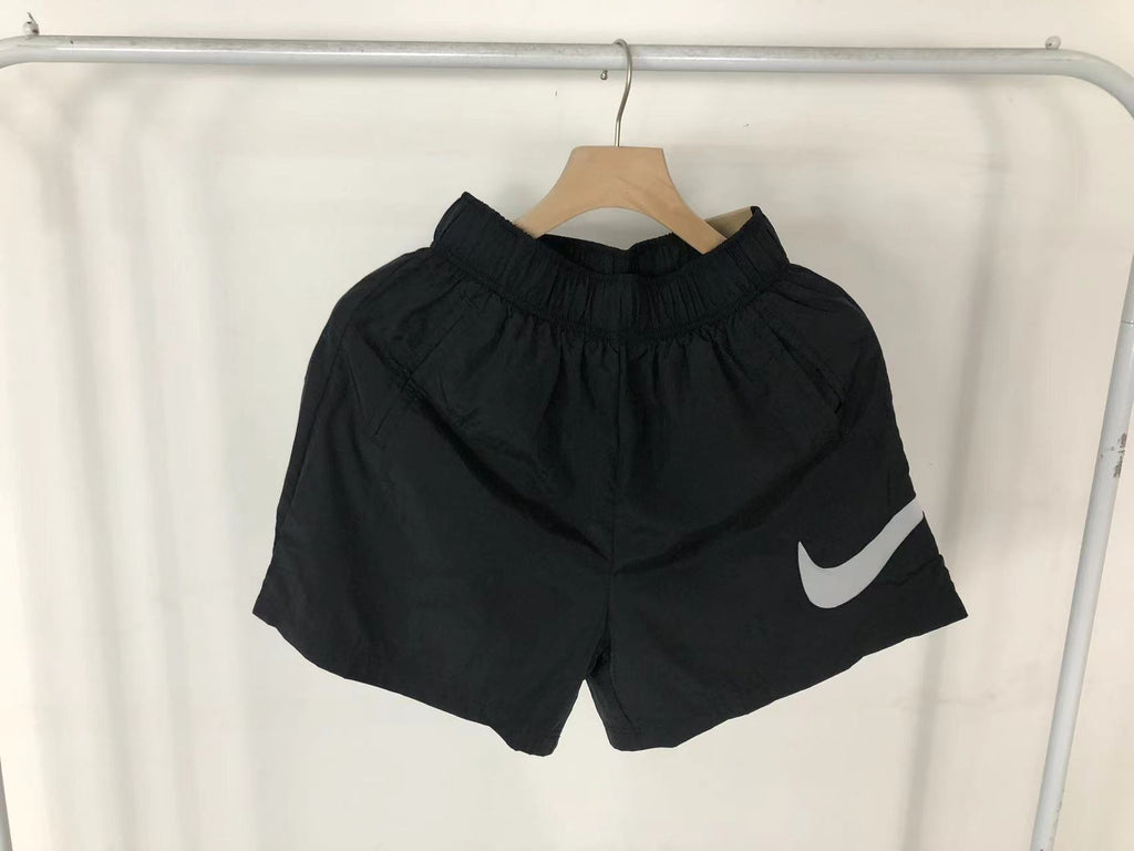 SHORTS NIKE BASICO