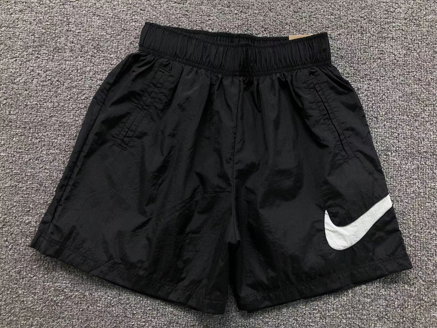 SHORTS NIKE BASICO